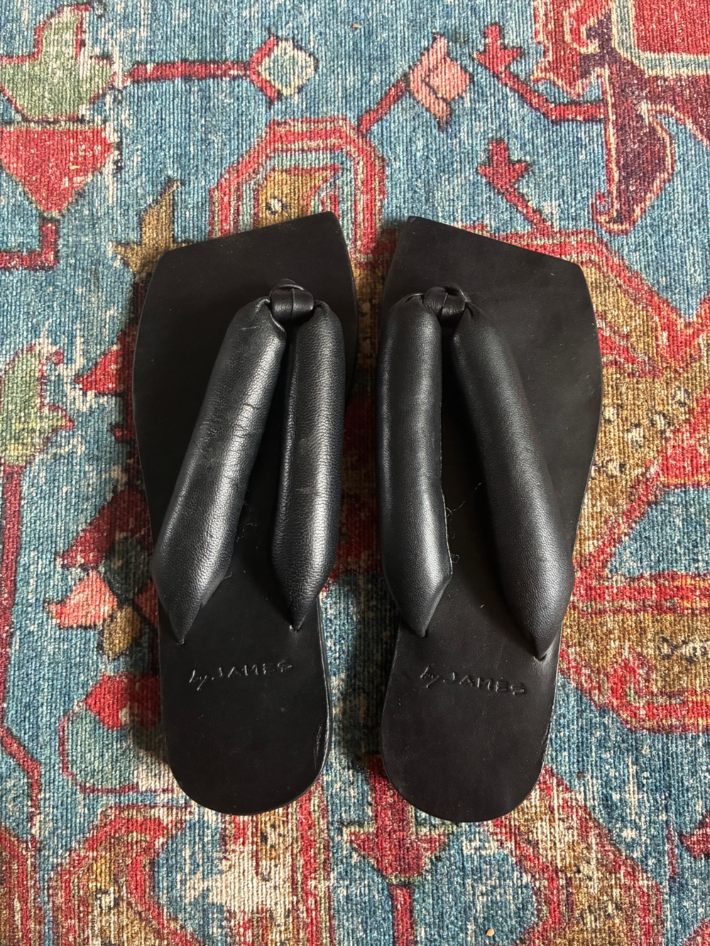 Women’s Black Padded Toe-Post Sandals